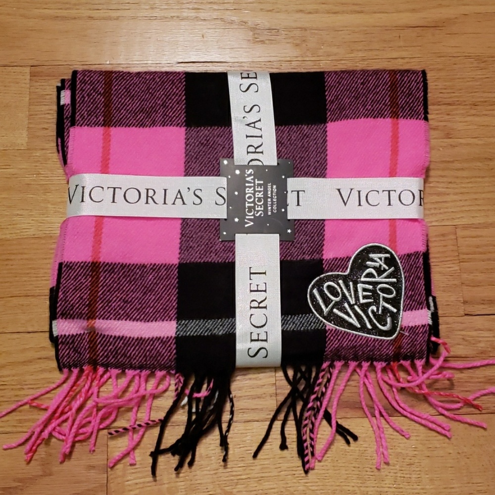Victoria secret plaid scarf - Picture 3 of 3